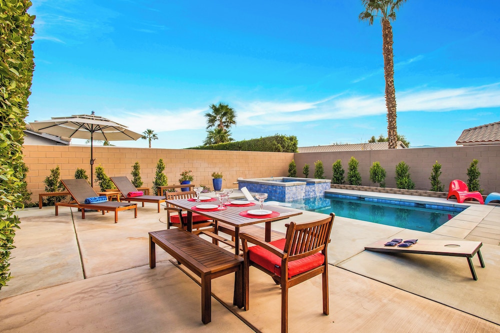 Near Downtown: Palm Springs Home w/ Mountain Views