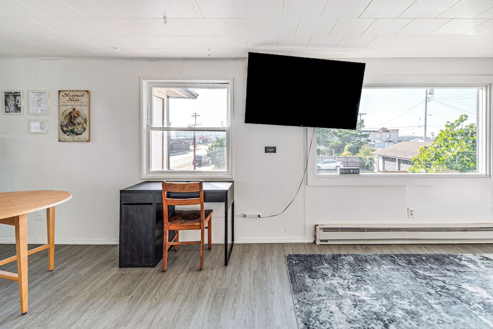 Walk to Beach & Harbor: Spacious Westport Apt!