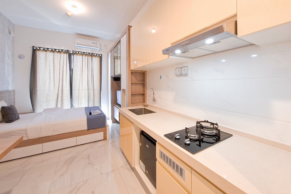 Modern Earth Tone Minimalist Studio At Sky House Bsd Apartment