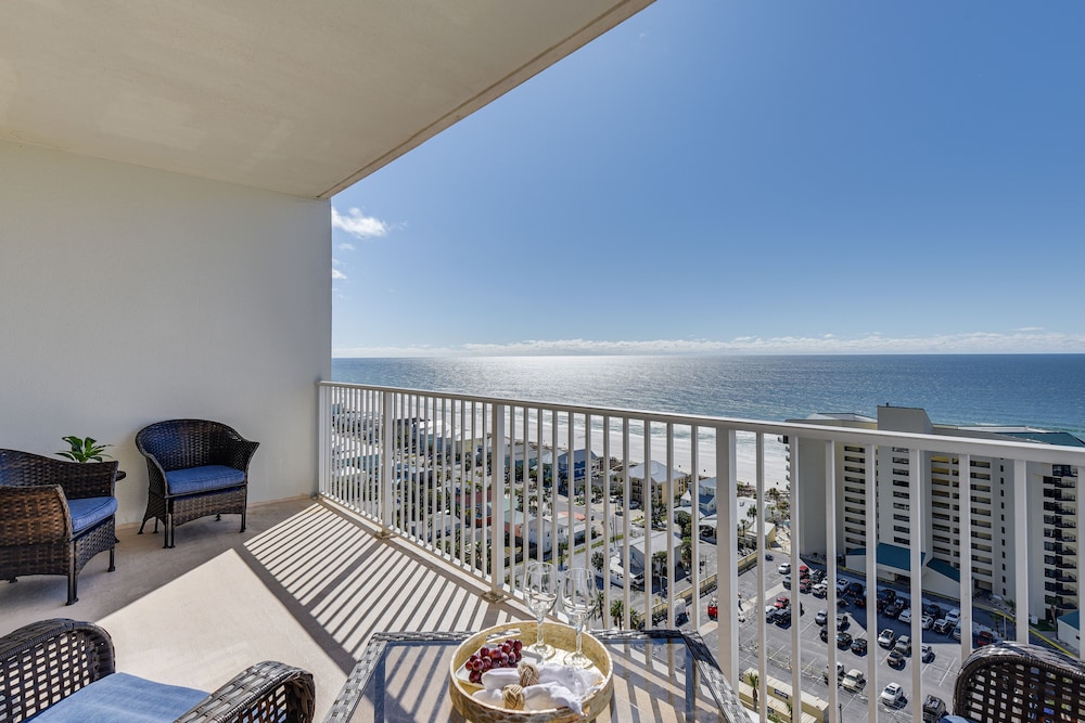 'ocean Oasis': PCB Condo w/ Balcony & Beach Views!