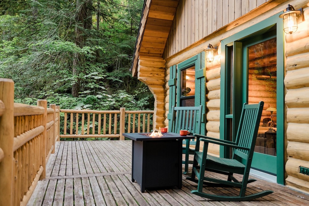 87sl - Starlink - Sauna - Pets OK - Sleeps 8