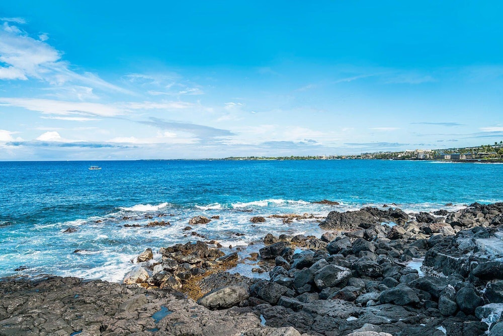 Beautiful Ocean Views - Top Floor - Concierge Included - Vrkcv