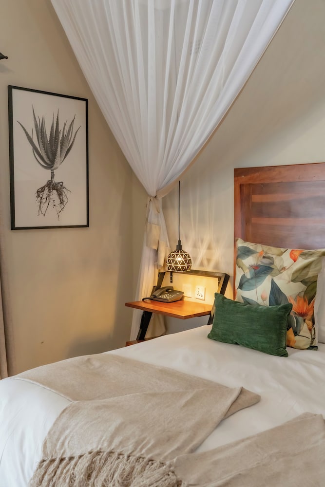 Kasambabezi Lodge