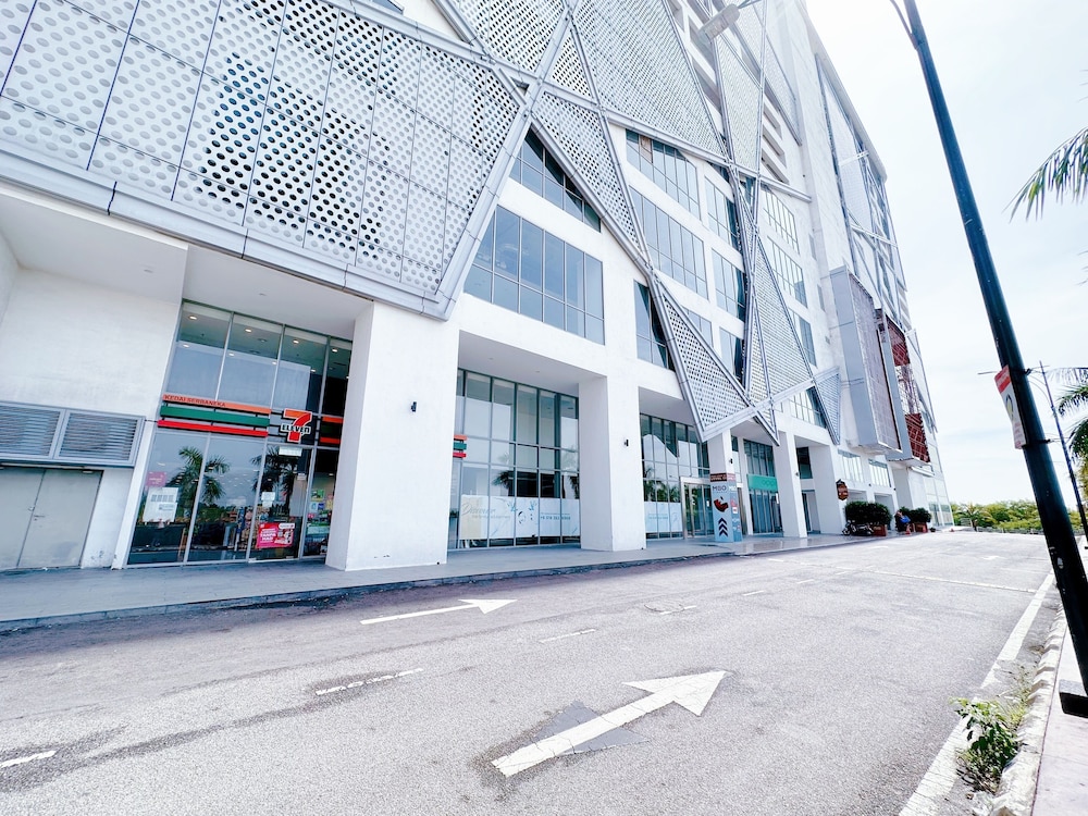 Silverscape Residence