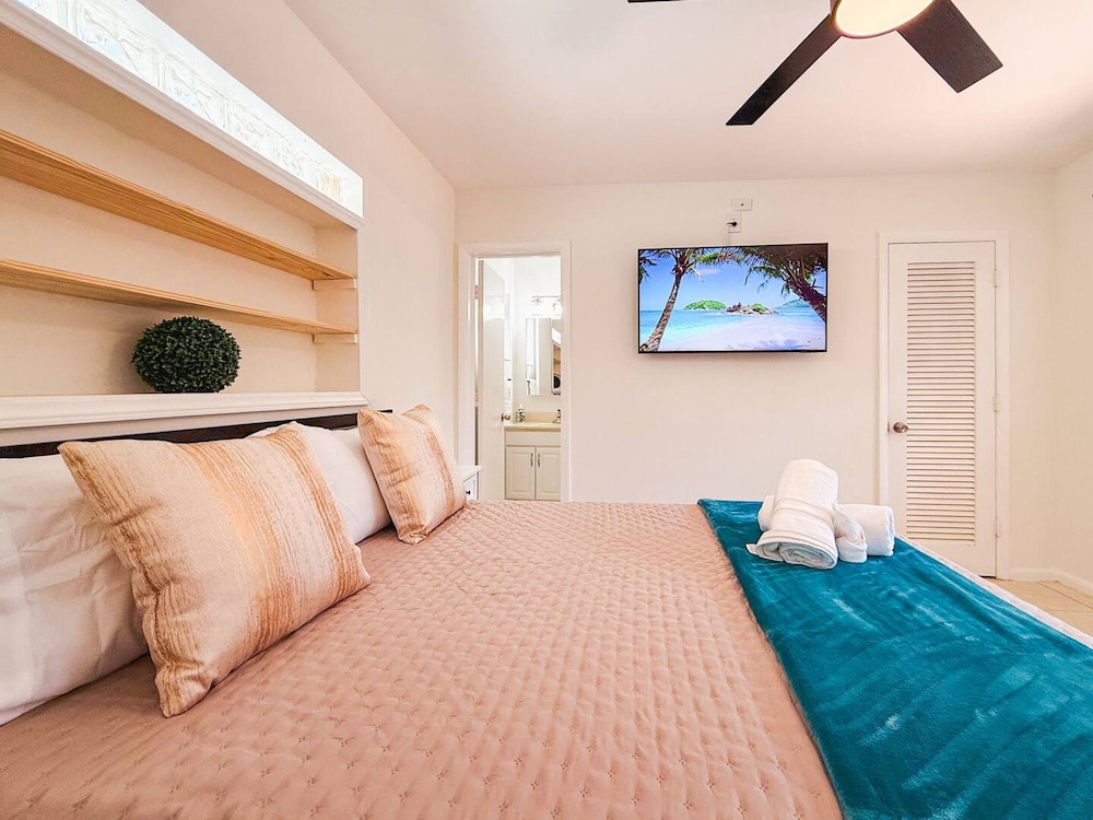 Waterfront Florida Vibes and Views - King Bed