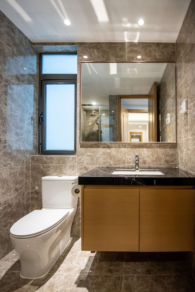 2BR R&F Phase2, CIQ R&F Mall, Free Parking
