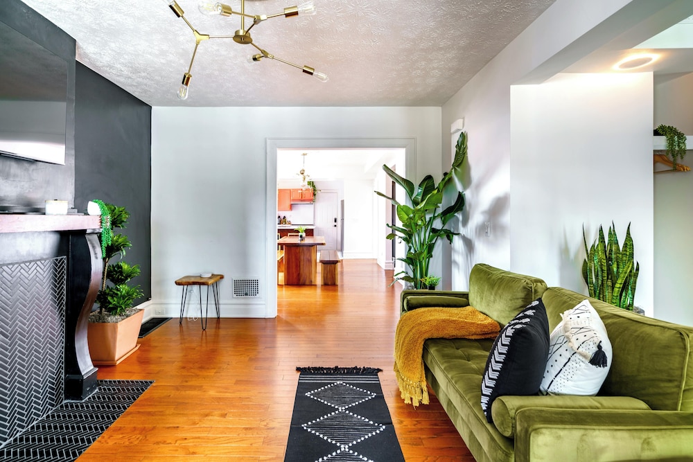 Jungle House Boutique Suites – Short North & Convention Center