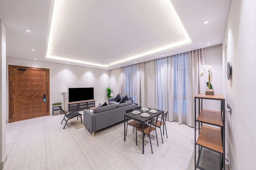 Mabaat - Al Malqa 3BR Apt - 533