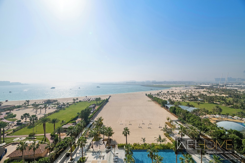 WelHome - Luxe Apt With Dazzling Views Steps From The Beach photo 5