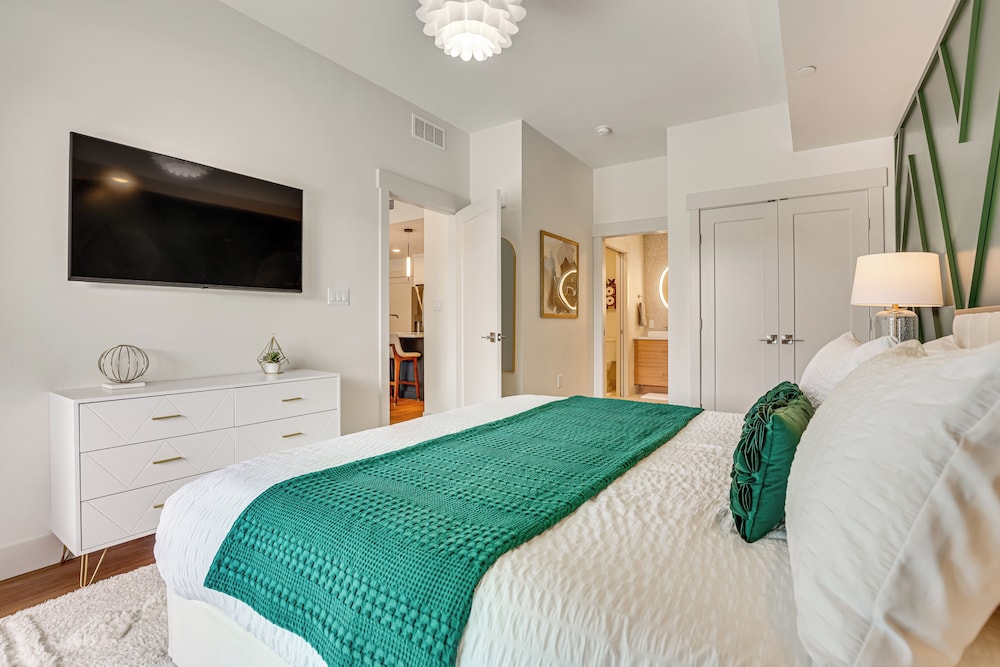 Mountain-view Condo in Downtown Winter Park!