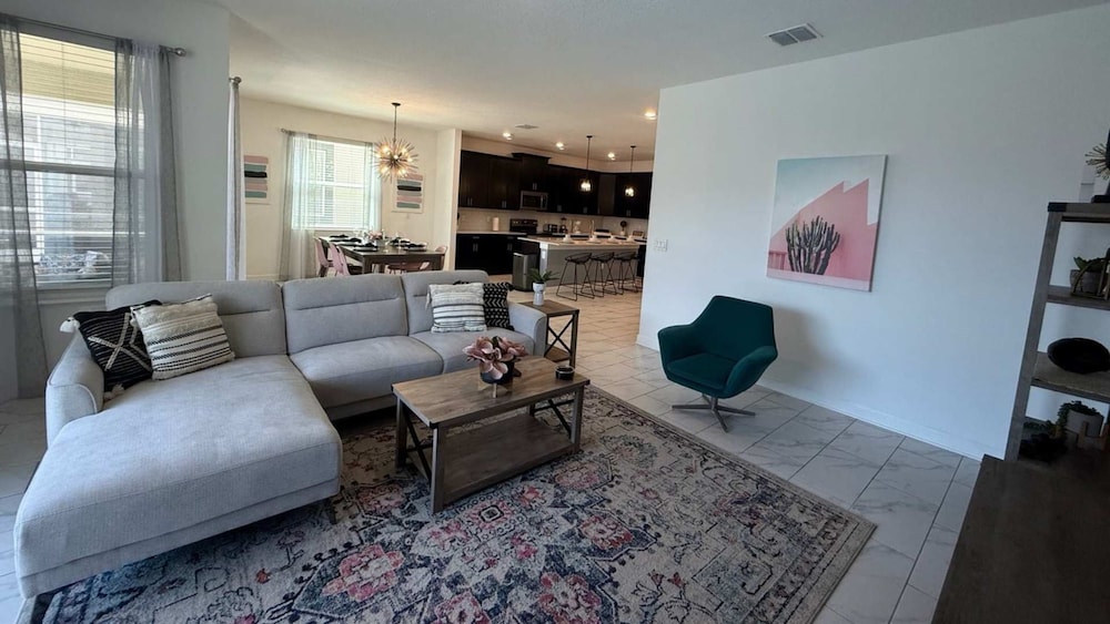 Upstay Championsgate Home w Pool BBQ Game Room