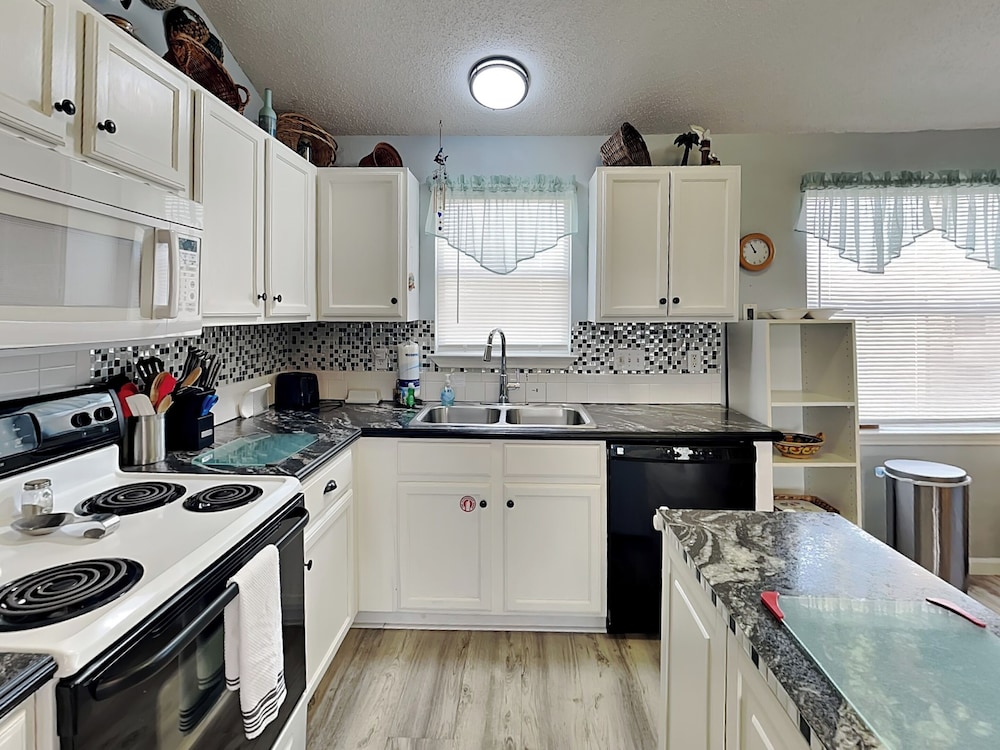 Southern Comfort by Silver Sands Vacation Rentals
