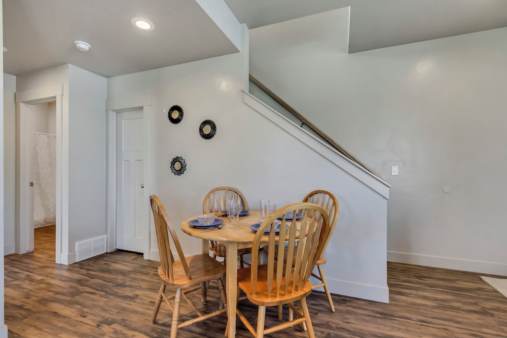 Hill Field Stays by Cloud Dream Homes