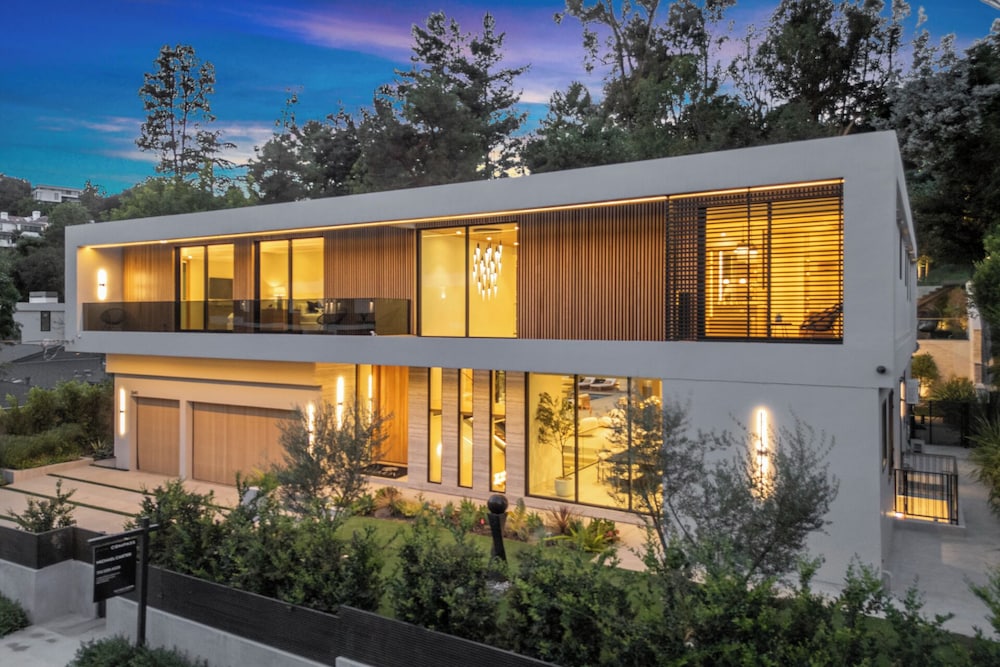 Hutton Villa - 5-bedroom Retreat in Iconic Beverly Hills Oasis