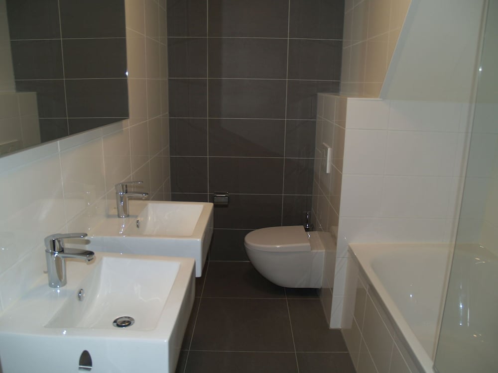 Spacious Holiday Home on the Markermeer view 3