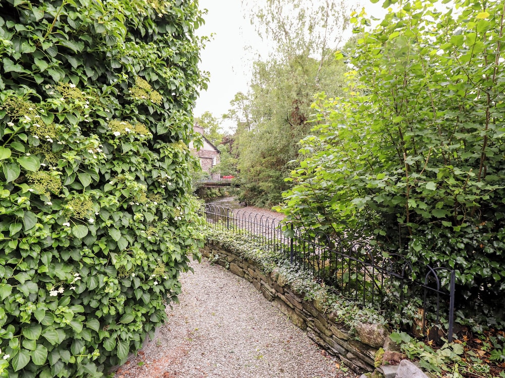 Holly Cottage