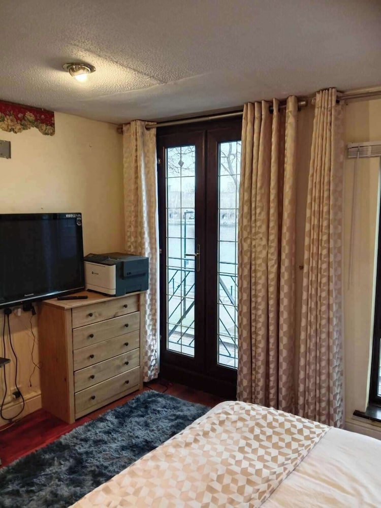 London - Waterfront House - Stay8 - Parking - Yard