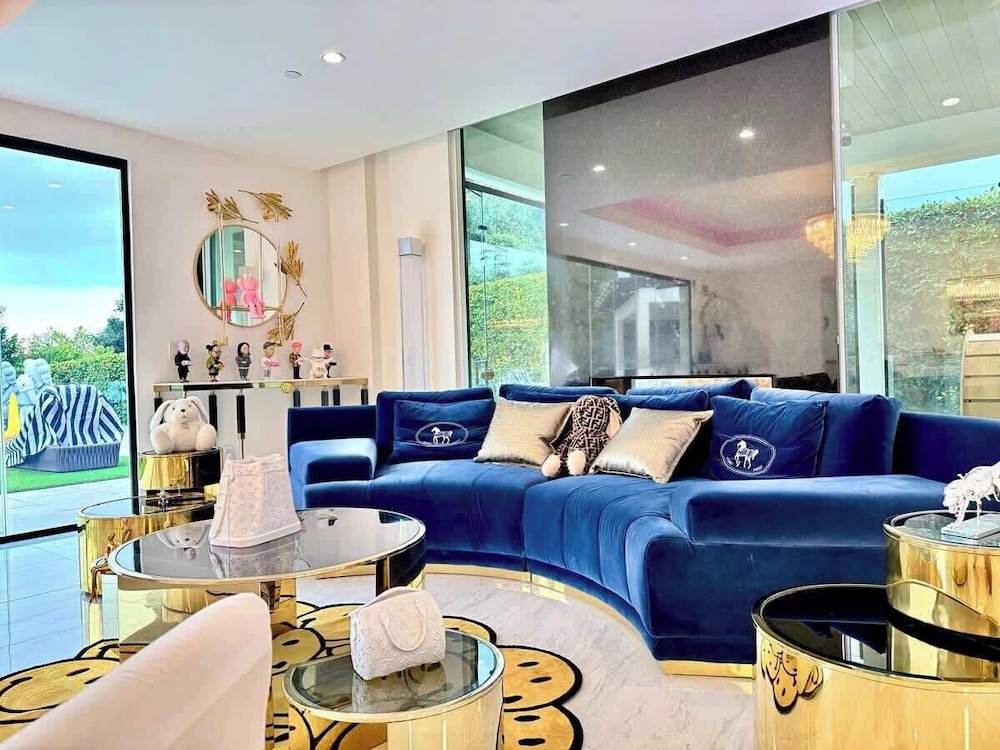 @ Marbella Lane - Enchanted Garden & Pool Hideaway