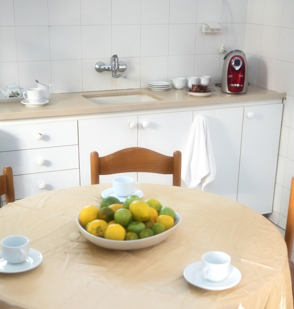 Allenby 2 Bed & Breakfast