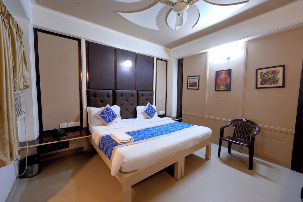 Hotel Opera Delhi Airport
