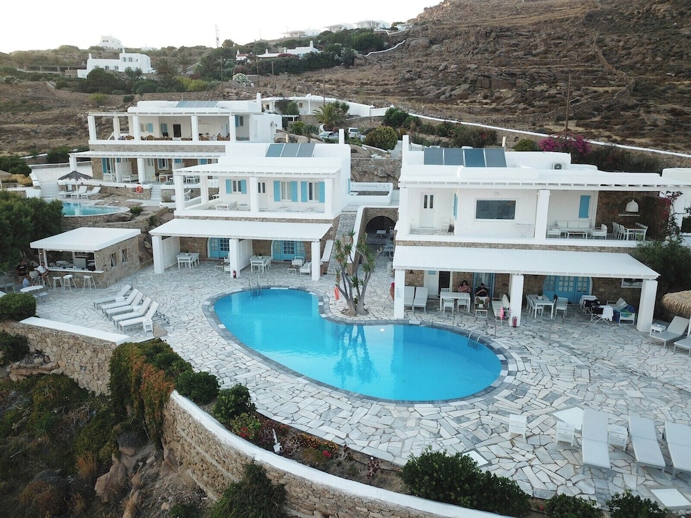Adikri Villas & Suites