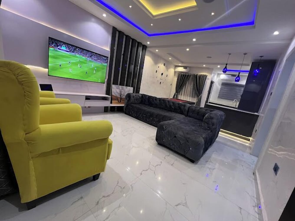 Gilllant Luxury Homes Apartment