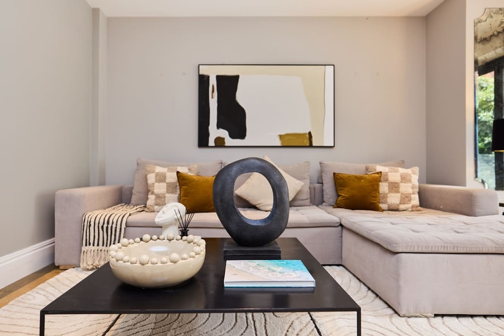 The Regent s Park Scenery - Spacious 3bdr House w Garden and Study Room