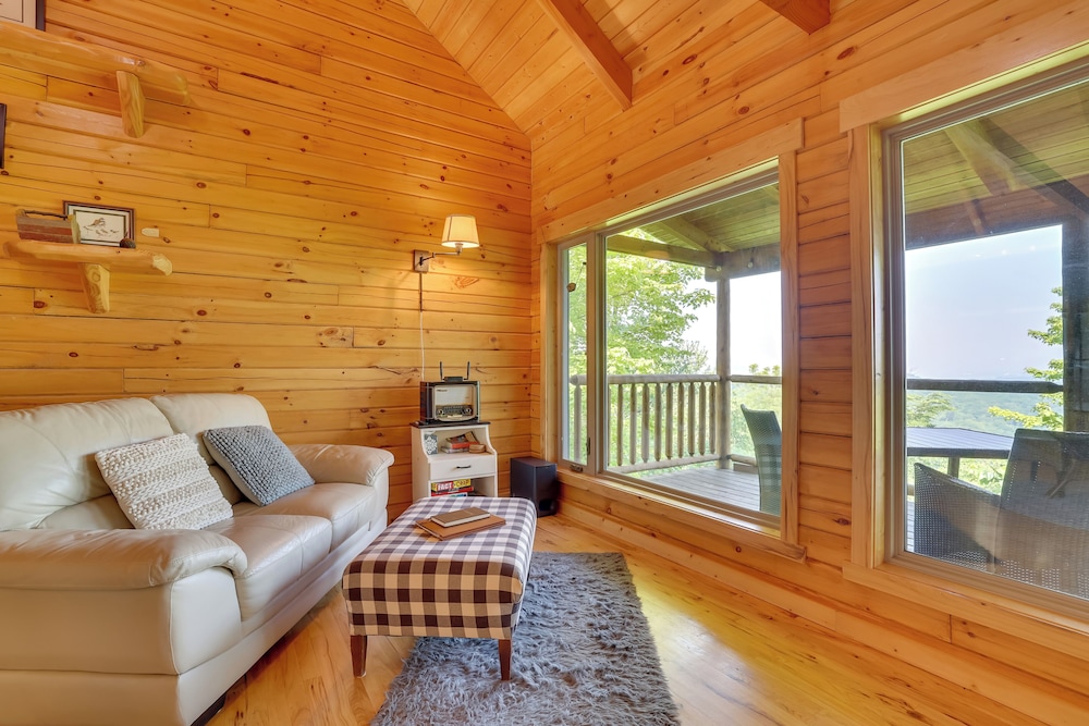 Bluff Views: 'bunker Hill' Cabin in Mindoro!