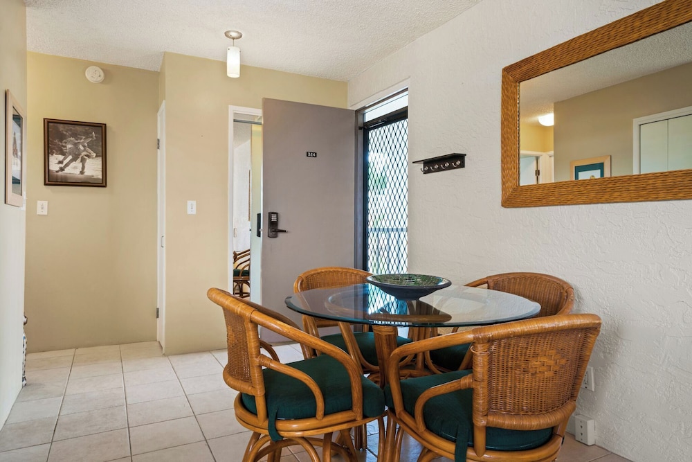 Top Floor With Ocean Views - Convenient Location - Vrkcv