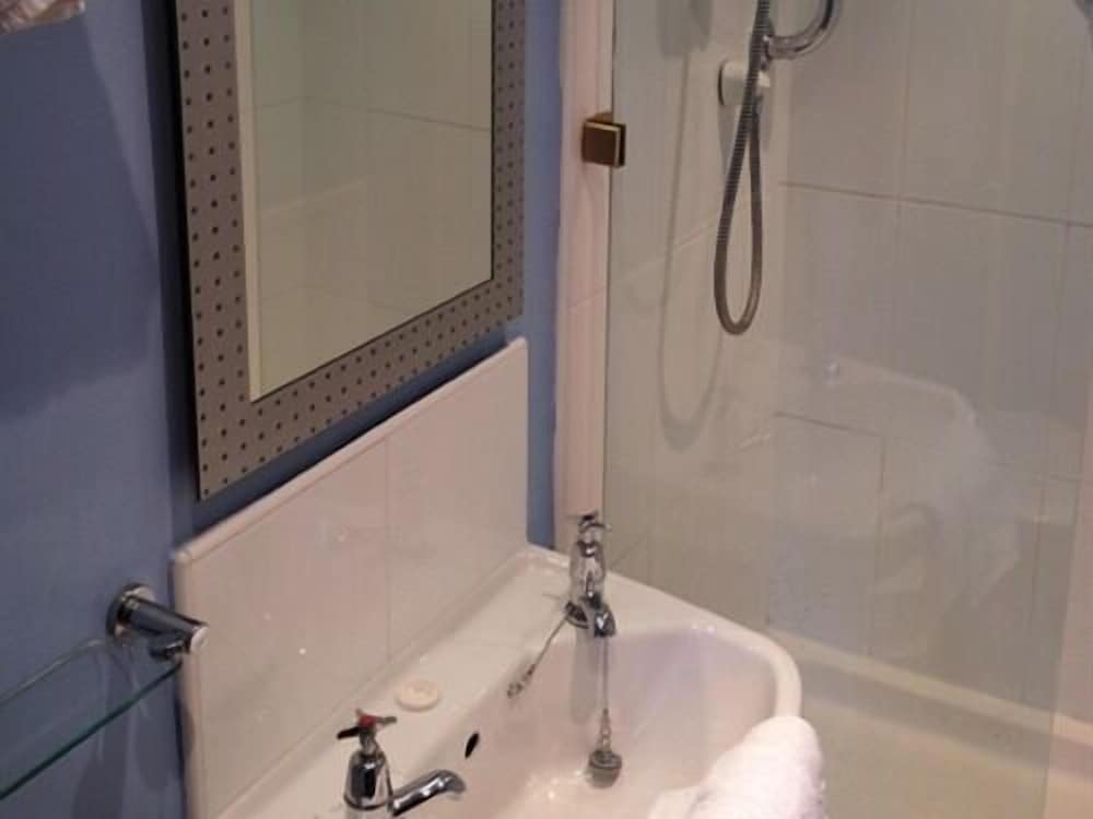 Altrincham Vacations - Ash Farm Country Guest House - Property Image 17
