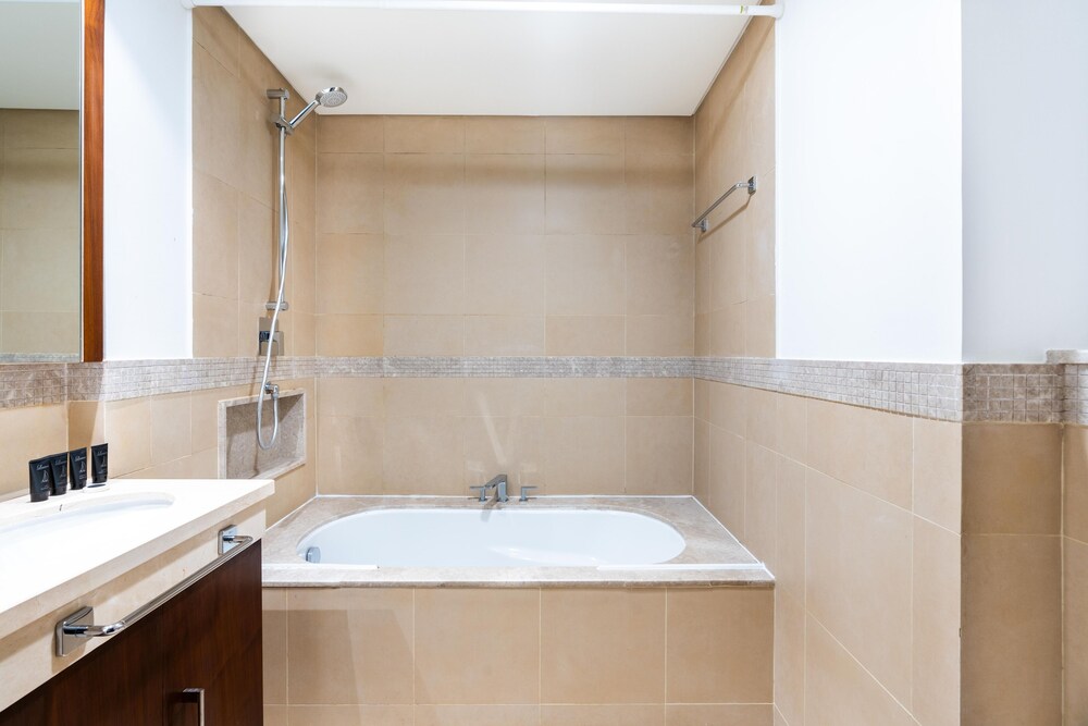 Vacay Lettings - Burj Vista Tower 1