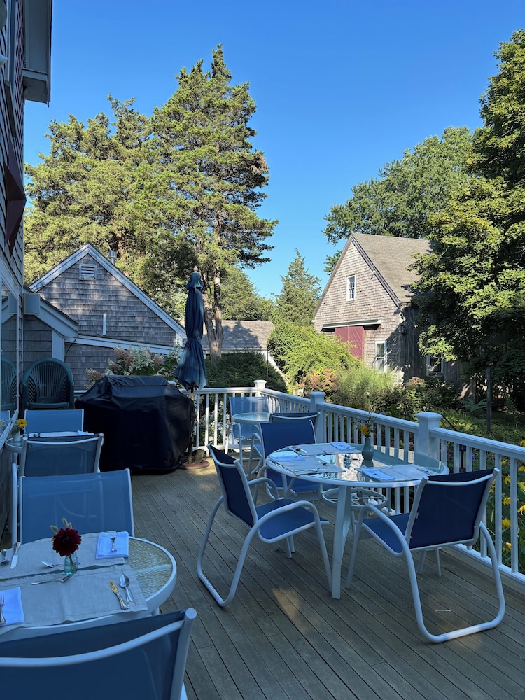 Sea Meadow Inn