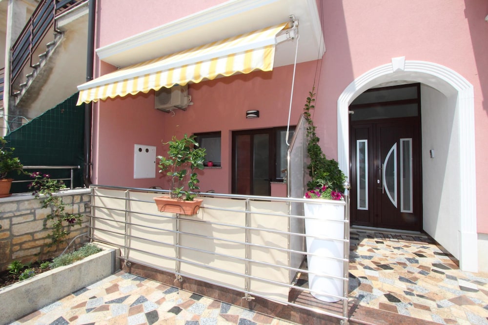 Guests House Lea