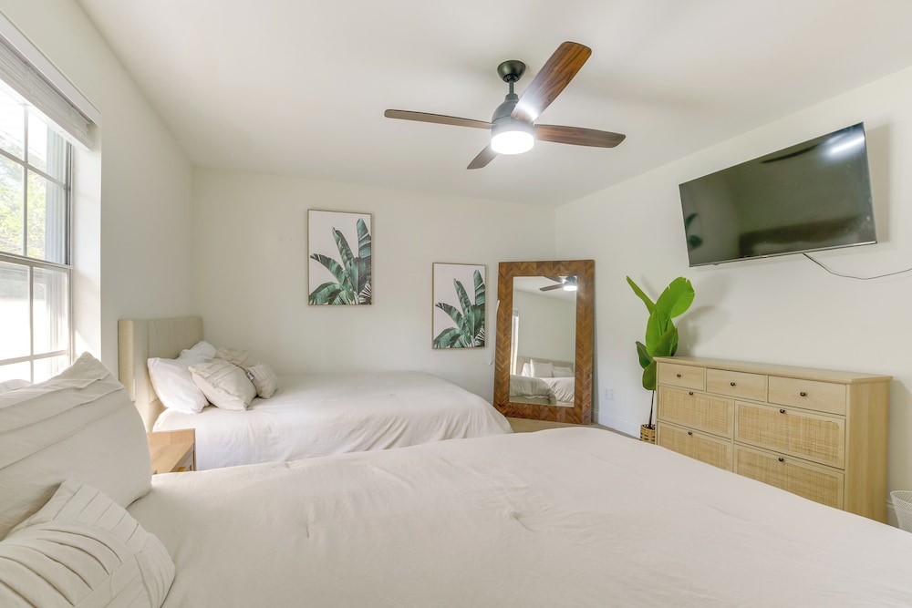 7 Mi to Dtwn Durham: Home w/ Hot Tub & Game Room!