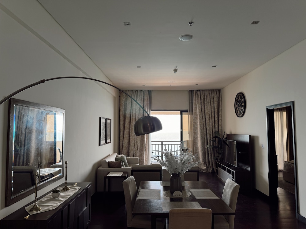 Resort Apartments - Royal Amwaj North