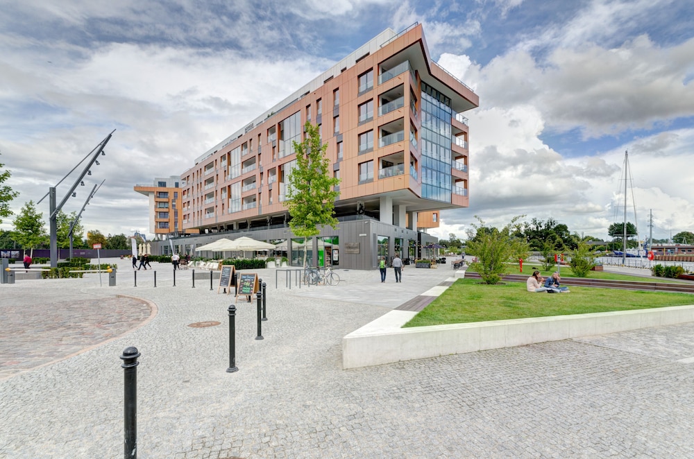 Brabank Riverside & Parking by Downtown Apartments