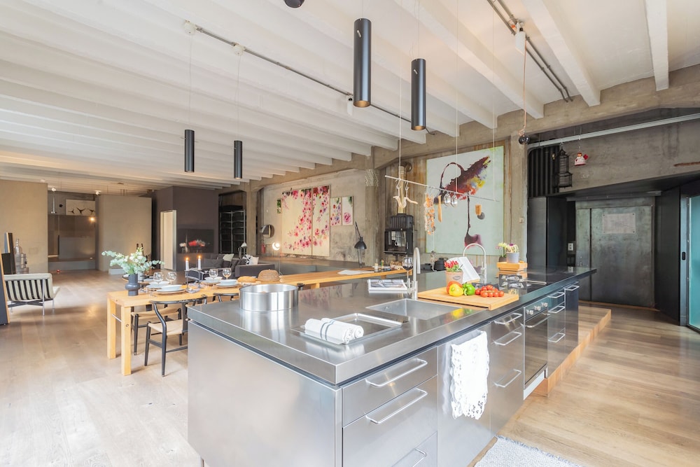 Design Loft With Private Parking by Rent all Como
