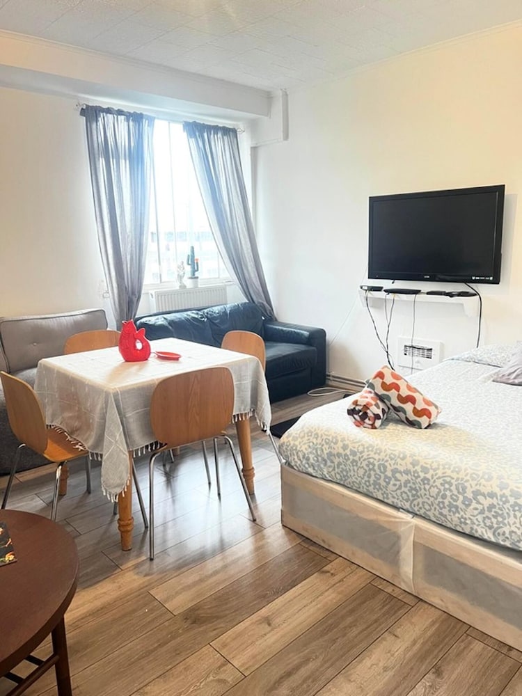 Central London Modern Apartment With 3 Bedrooms