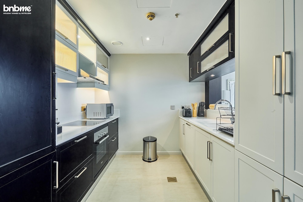2B-TheResidencesT8-2102