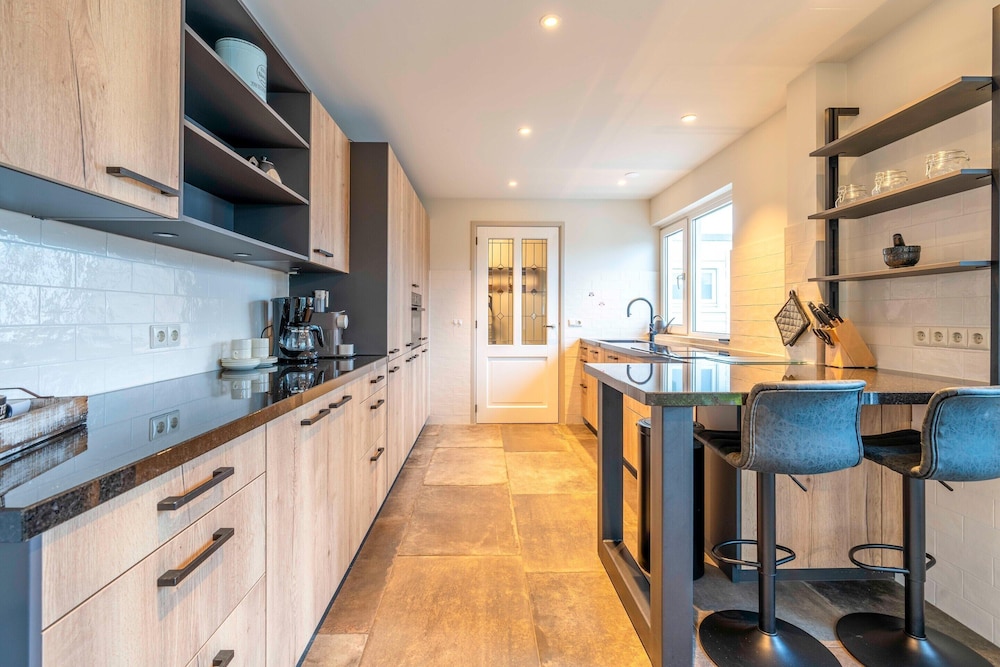 Modern and Attractive Holiday Home for 6 People