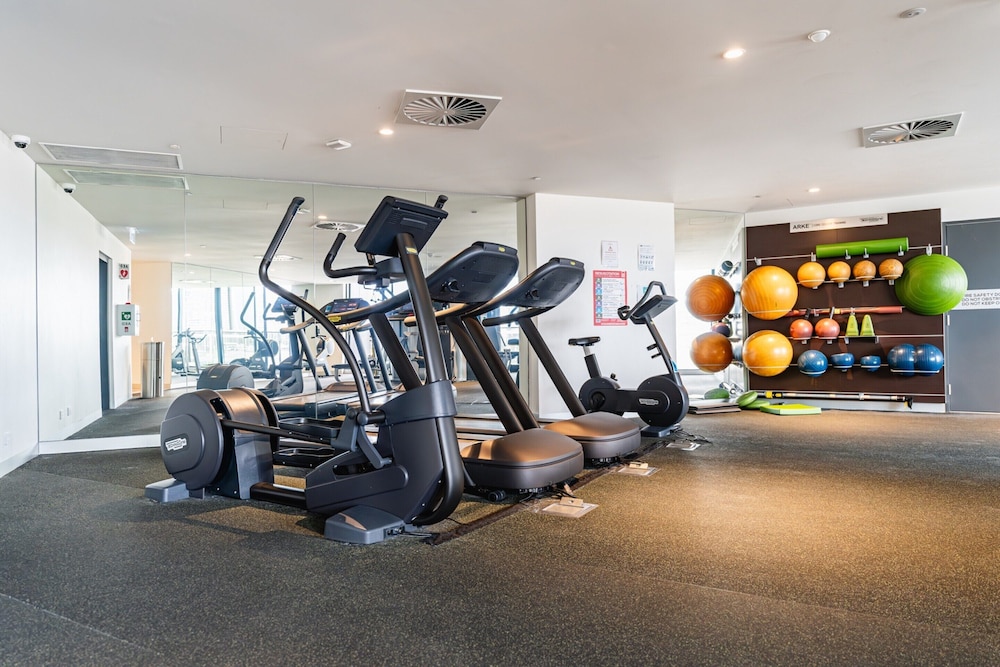 2-bed With Harbour Views & Outstanding Amenities