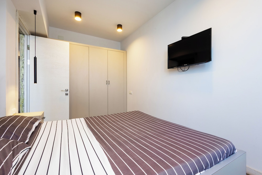 Apartment by Luxe Group SN400