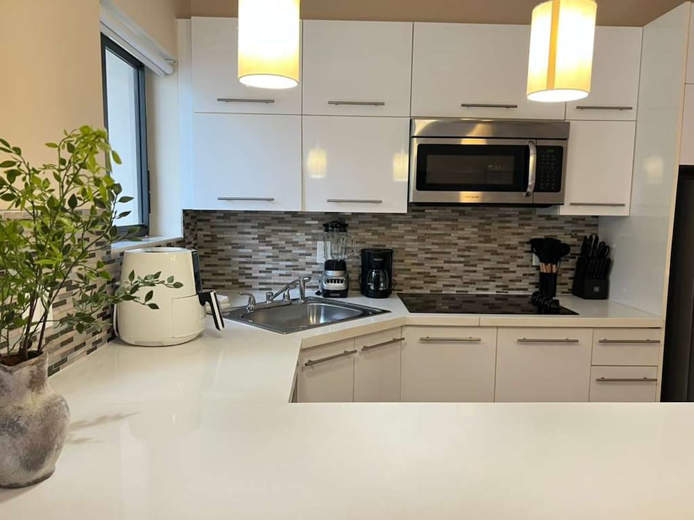 Open-concept Urban Stay