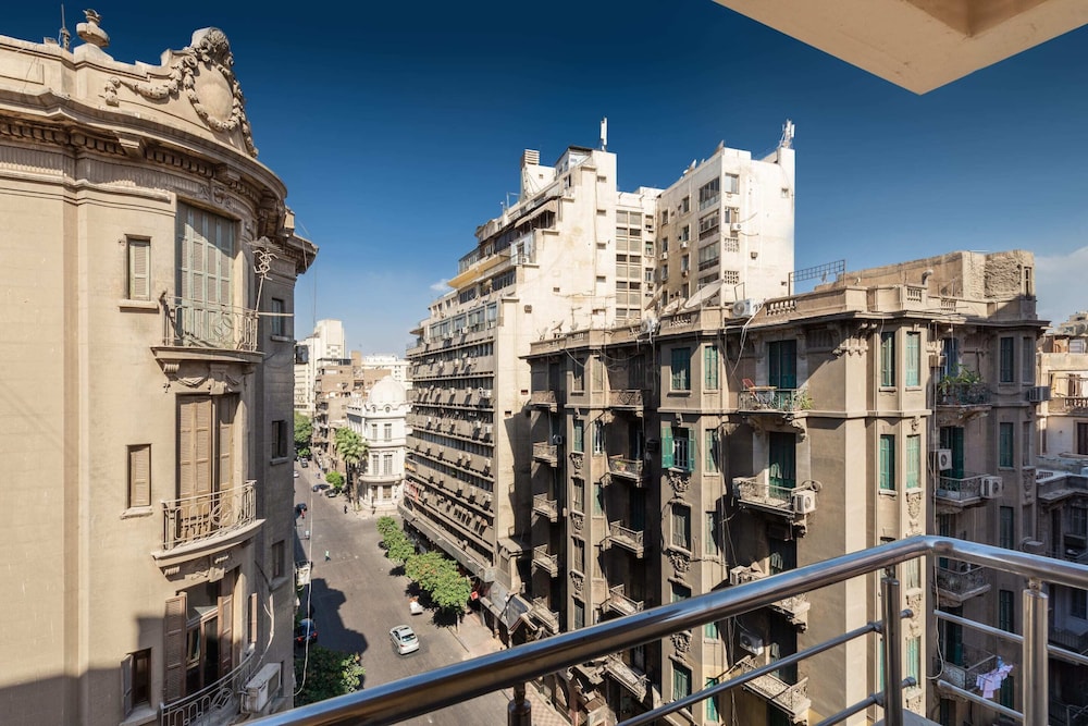 The Red-hot Retro 2bdr Apt. @ Cairo's Downtown