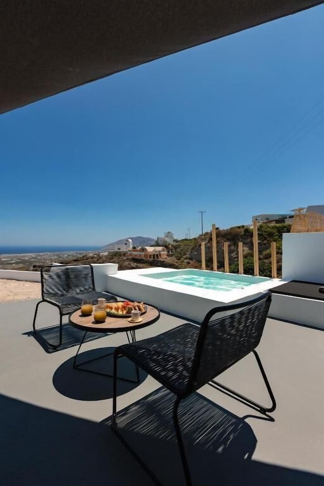 Lackos Luxury Suites