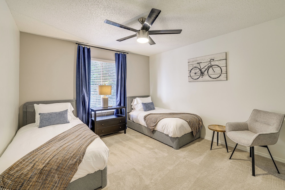 Bike, Golf, Swim: Modern Bella Vista Home w/ Deck!