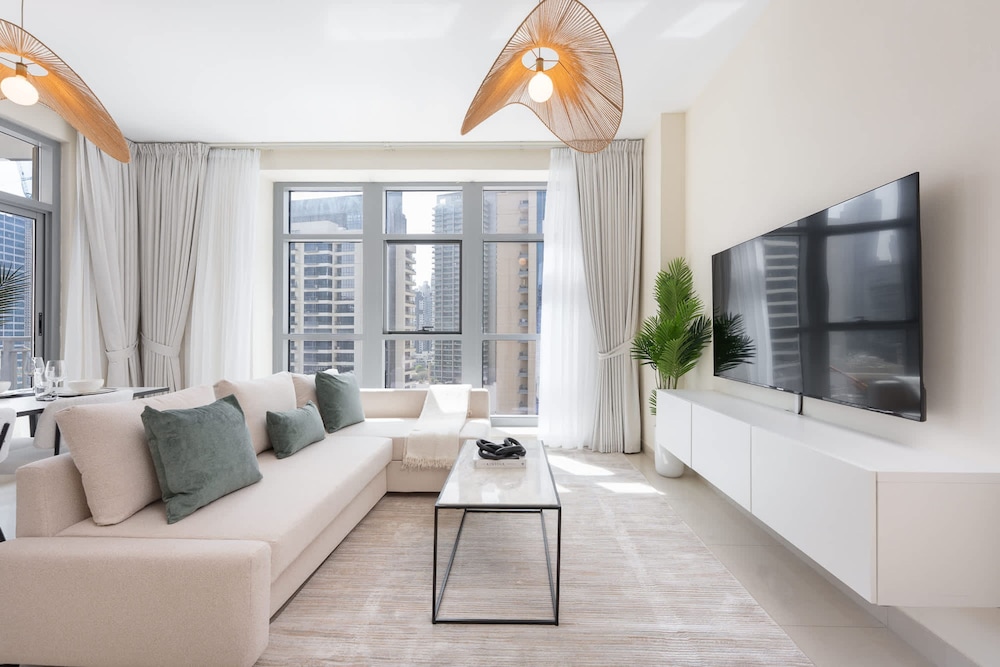 1 Bedroom and Situated Near Burj Khalifa and Dubai Mall