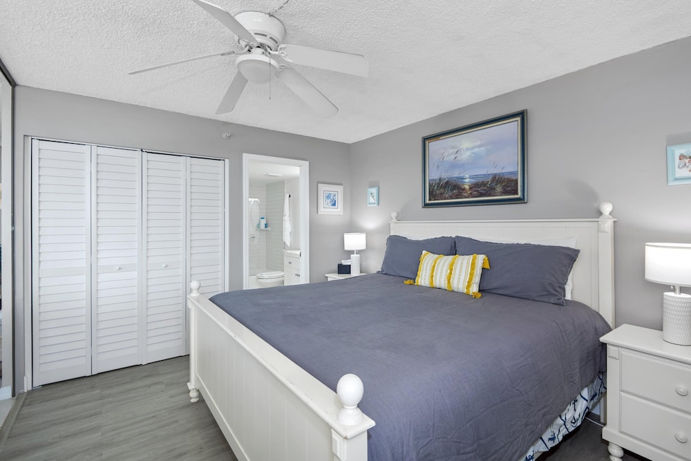 Estero Beach & Tennis Club-penthouse 3A