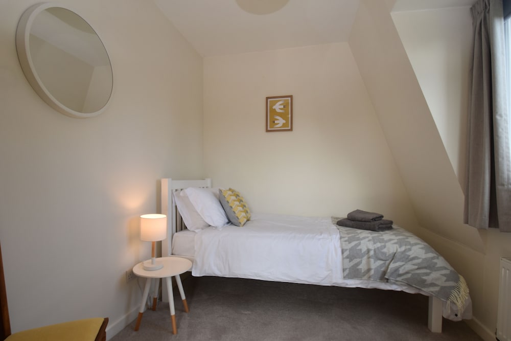 Maytham Cottage view 4