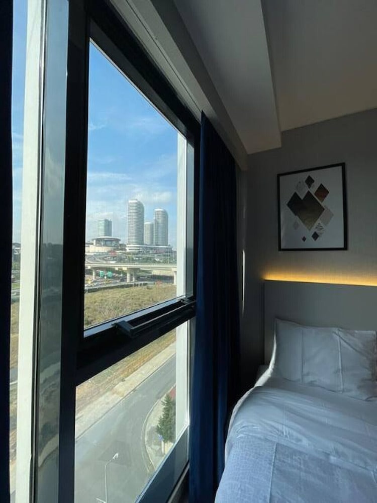 Brand-new 2 1 Apartment-near Mall of Istanbul